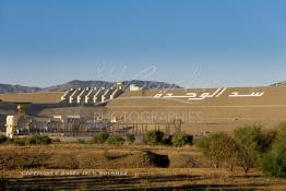 Image du Maroc Professionnelle de  Barrage Al Wahda deuxième plus grand barrage d'Afrique après Le haut barrage d'Assouan d'Egypte, but de l'ouvrage production d'électricité, irrigation et protection contre les crues, Jeudi 8 septembre 2005. (Photo / Abdeljalil Bounhar) 